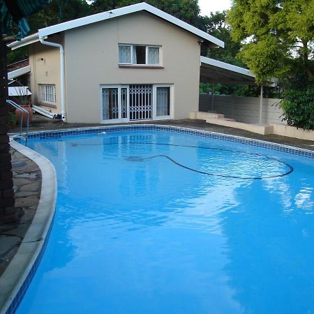 Escombe Accommodation Self Catering เดอร์บัน ภายนอก รูปภาพ