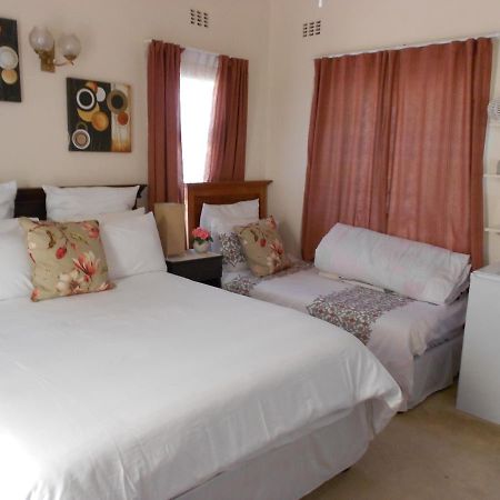 Escombe Accommodation Self Catering เดอร์บัน ภายนอก รูปภาพ